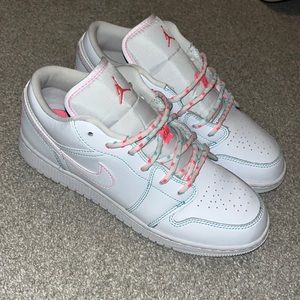 Jordan 1 Low White Green Pink